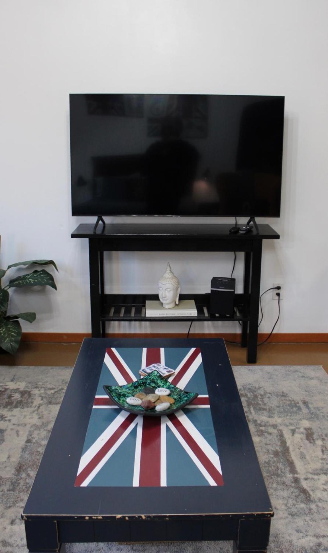 Private Bright Modern Studio! Queen Bed ! 빅토리아 외부 사진